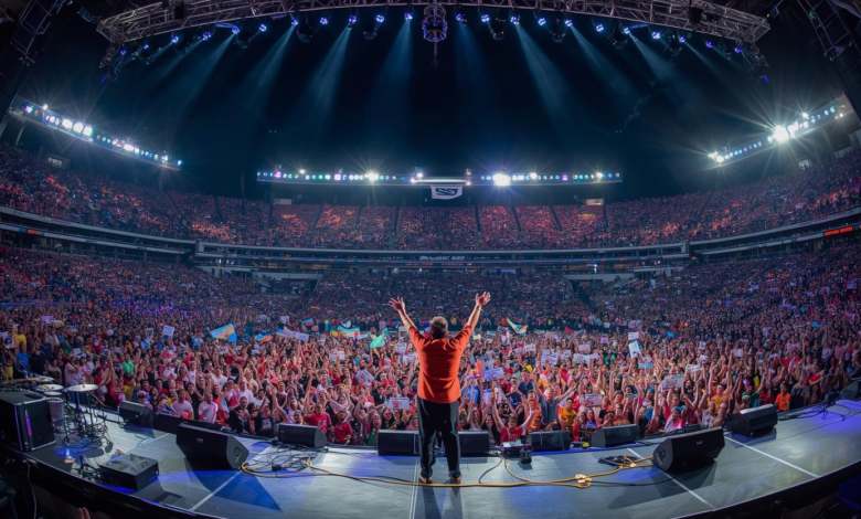 SP Balasubrahmanyam live, Levi's Stadium, stage, audience, lights