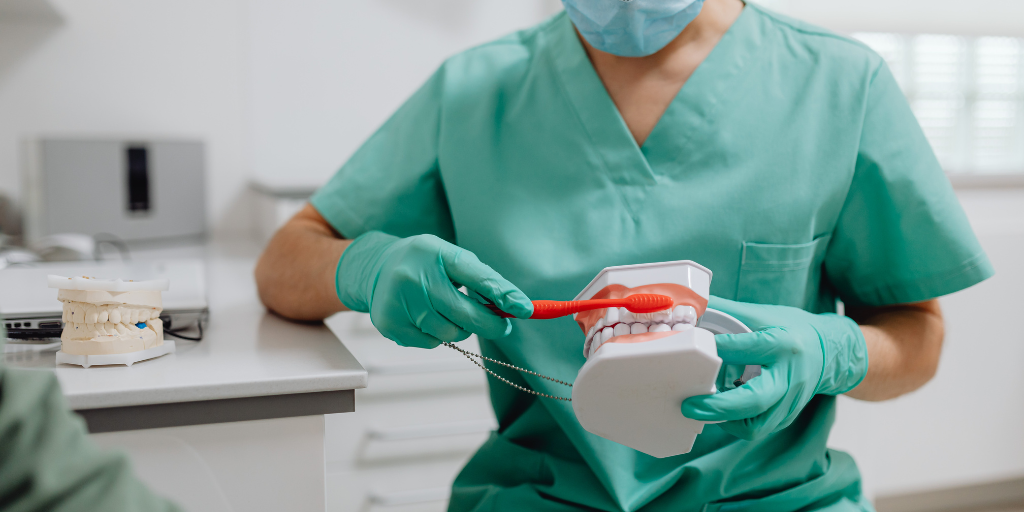 10 Dentist-Approved Tips for Healthy Teeth and Gums in Oakville